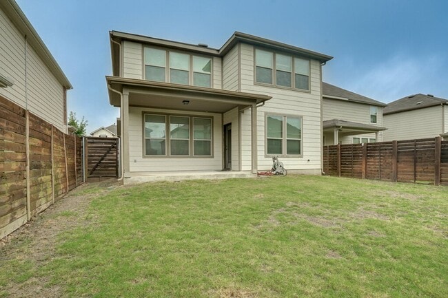 Building Photo - 14005 Hedera Dr