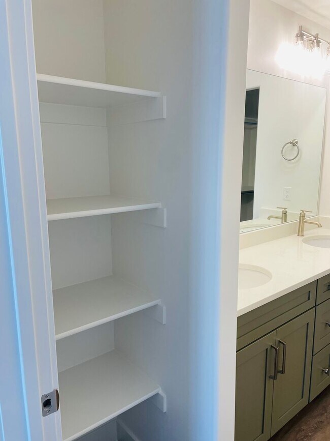 Building Photo - New Construction Townhome in Prime Riverton Location
