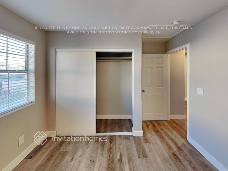 Building Photo - 1130 Broken Hills Dr