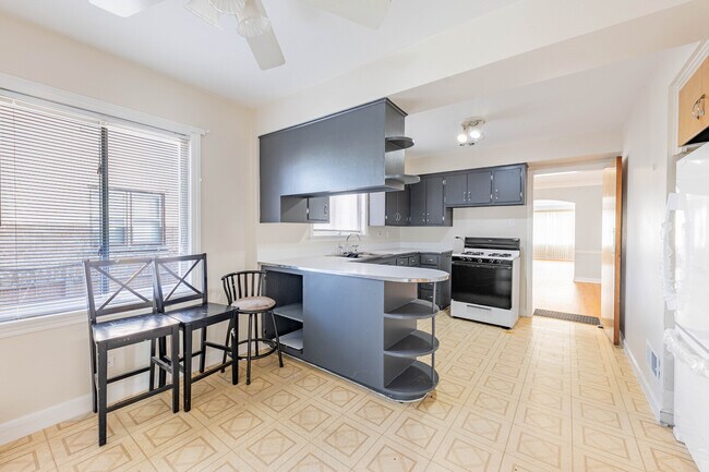 Building Photo - 7920 S Winchester Ave