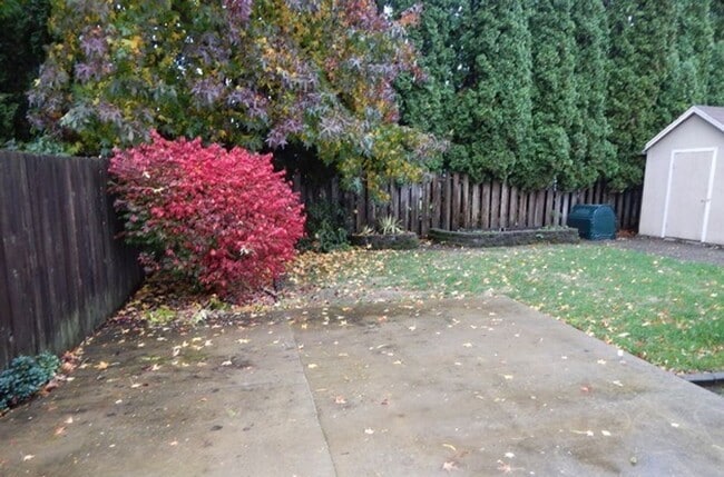 Building Photo - 3Bd/2Ba Single Story House - Available Soon!