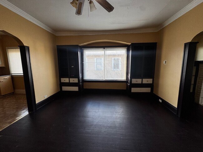 Building Photo - 1545 Glenmont Rd