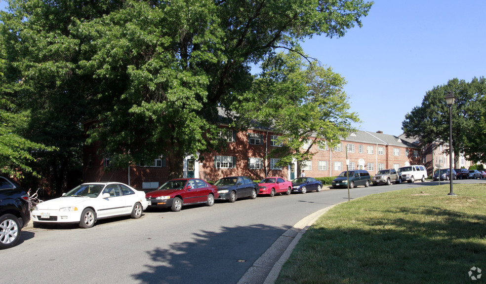 Primary Photo - Virginia Gardens Apartments