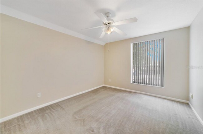 Building Photo - Stunning 5/2.5 Spacious Home with a 3 Car ...