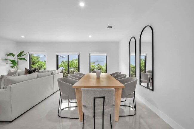 Building Photo - 2951 NW 13th St