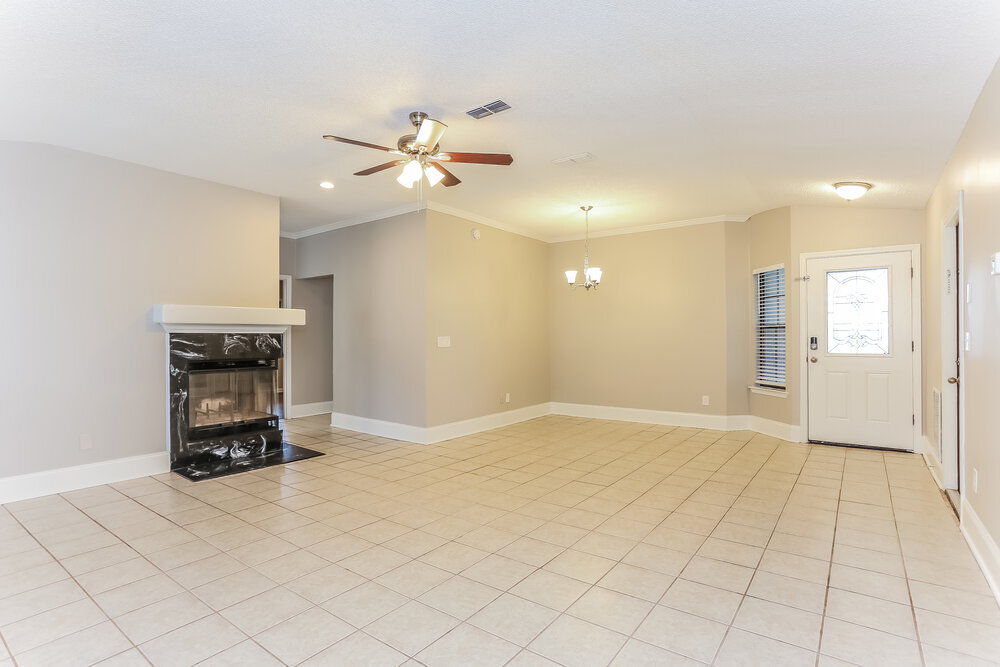 Building Photo - 248 Carriann Cove Trail W