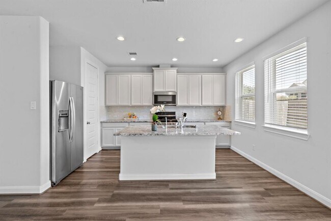 Building Photo - 9913 Brickhouse Dr