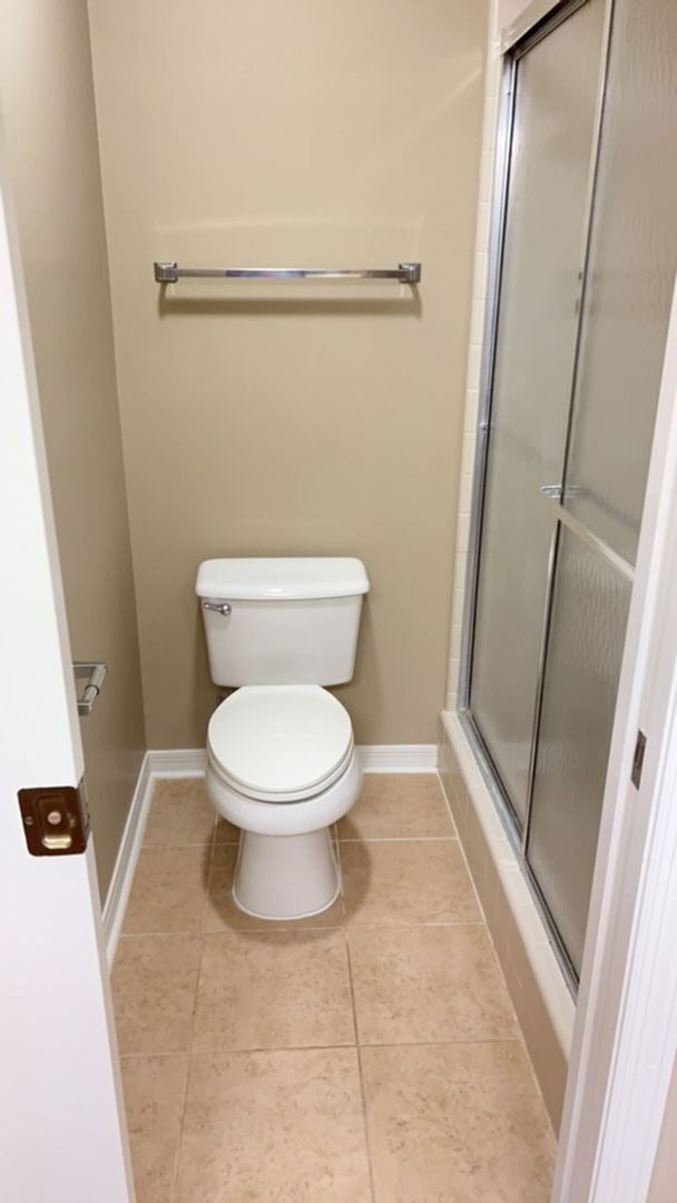 Building Photo - Great 2/2 In Woodcreek Village-Sublease
