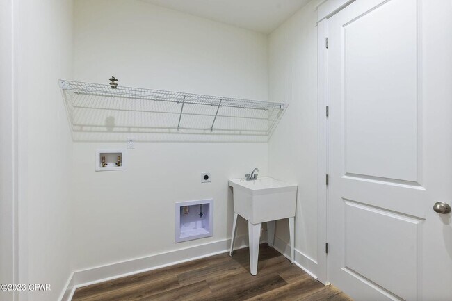 Building Photo - 455 Foxtail Wy