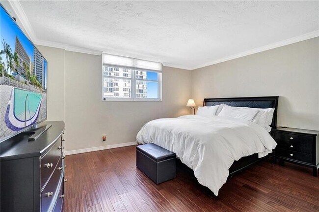 Building Photo - 4250 Galt Ocean Dr