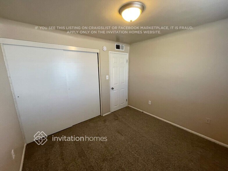 Building Photo - 13808 N 33rd St