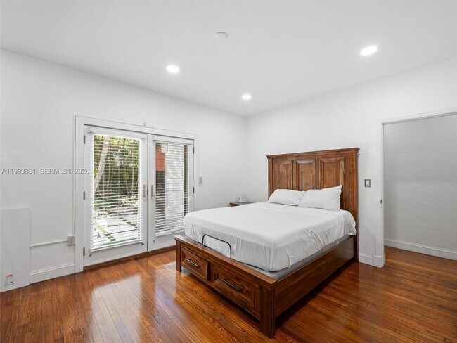 Building Photo - 314 Romano Ave