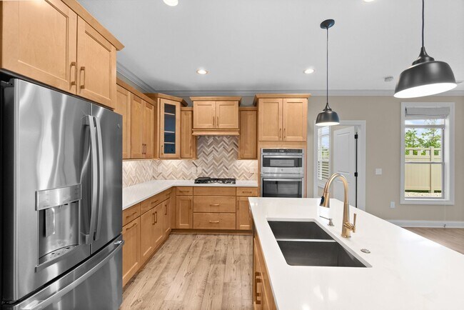 Building Photo - Luxury Maintenance-Free Former Model Home in Grove City – 2 Bed, 2 Bath Ranch