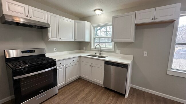 Building Photo - 901 Johnson St