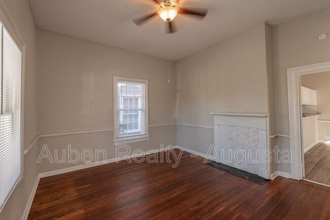 Building Photo - 209 Telfair St