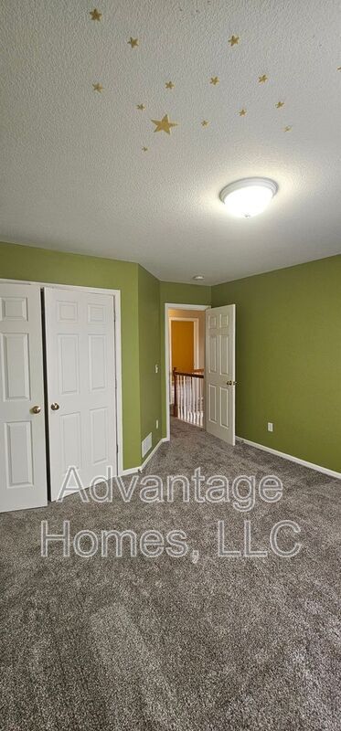 Building Photo - 809 Midjay Dr