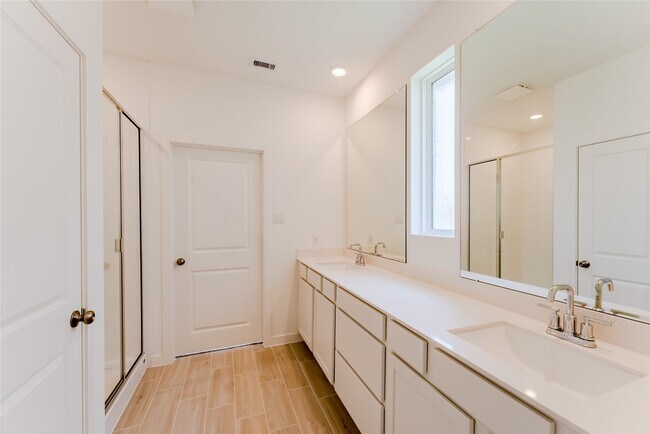 Building Photo - 6671 Iron Clover Dr