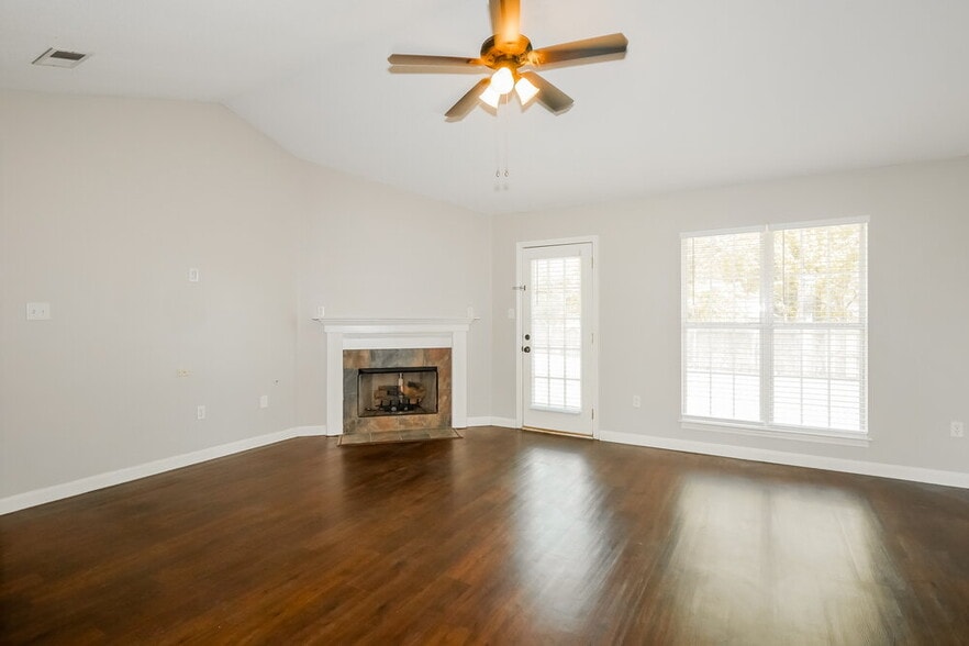 Building Photo - 1820 Mary Payton Cove