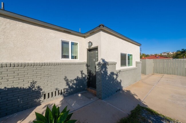 Building Photo - Ready for showing on 6-25-25    3BR/1BA - ...