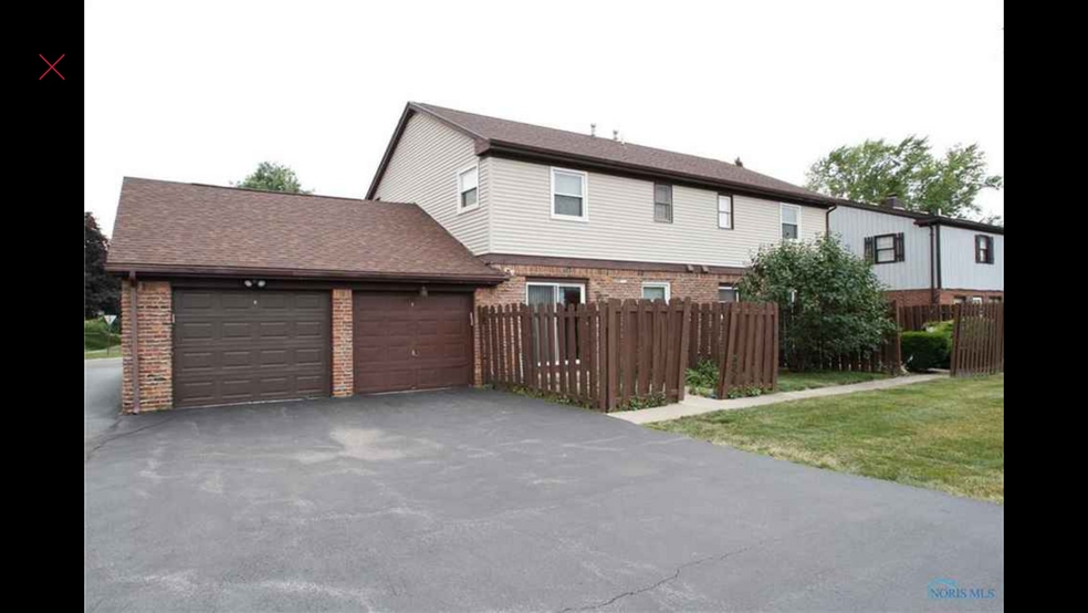 2 car garage plus extra parking space - 5618 Cresthaven Ln