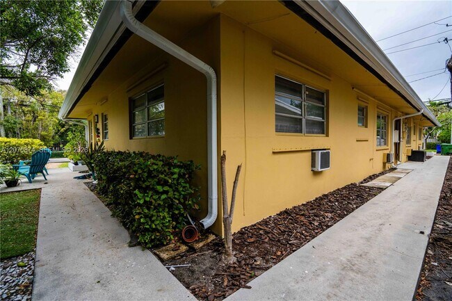 Building Photo - 1812 NE 20th Ave