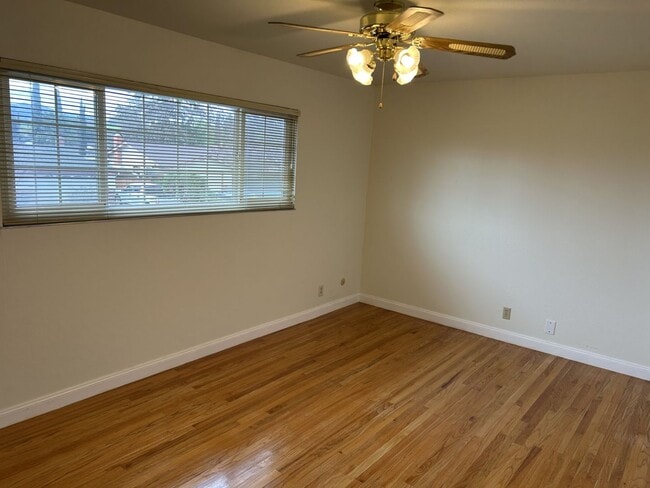 Building Photo - 2040 Barbour Dr
