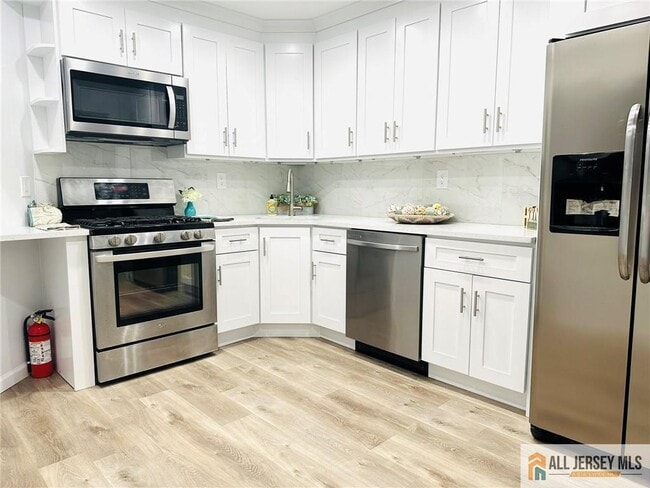 Building Photo - 16 Gerard Pl