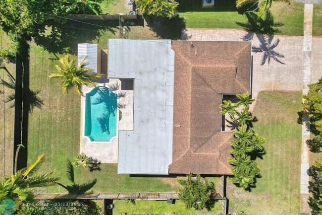 Building Photo - 5600 SW 8th St
