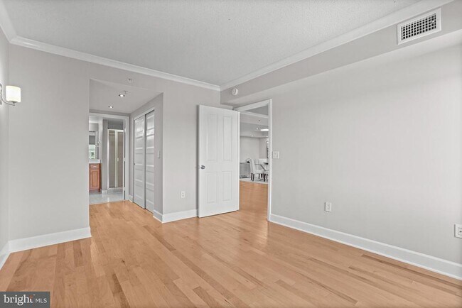 Building Photo - 1220 N Fillmore St