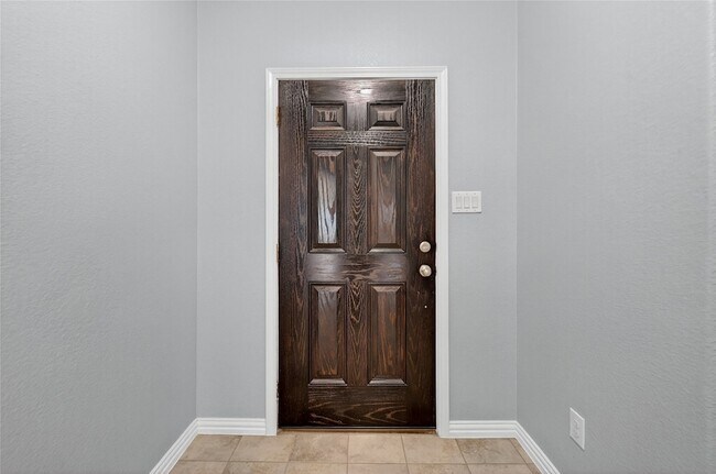 Building Photo - 1928 Velarde Rd