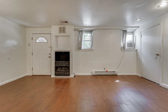 Building Photo - 354 1st St