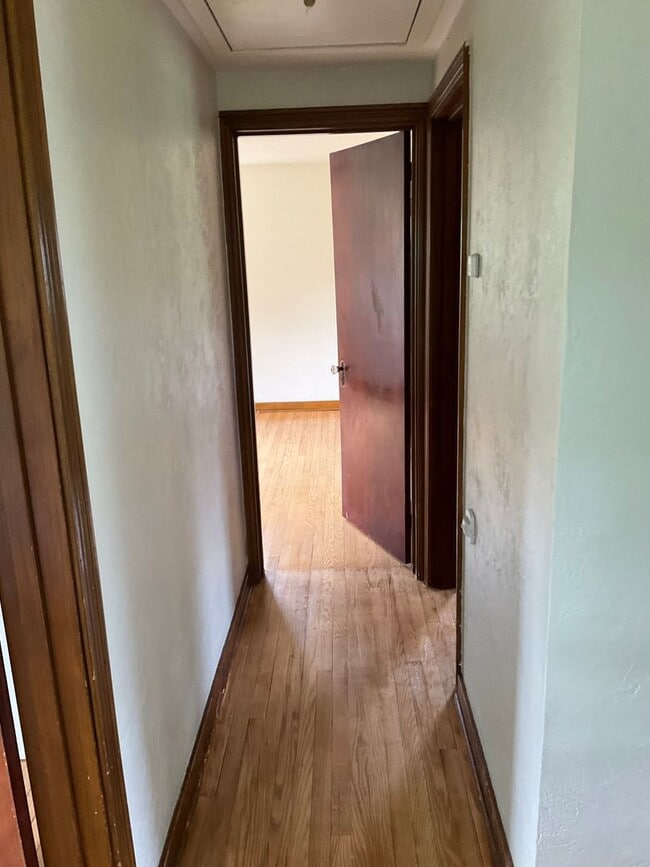 Building Photo - 3 Bedroom - Peaceful Living Just Minutes f...