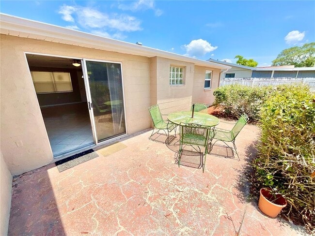 Building Photo - 3054 Primrose Dr