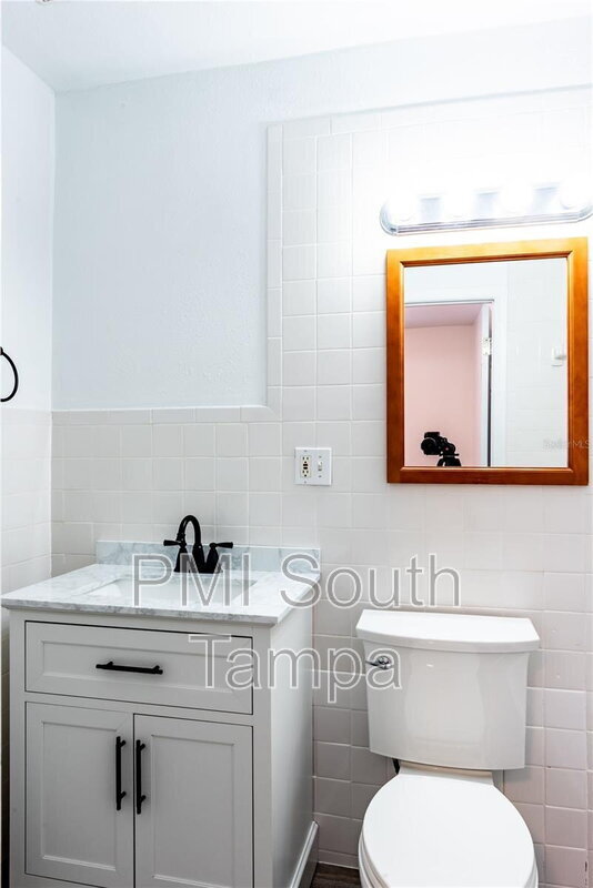 Building Photo - 3402 W Van Buren Dr
