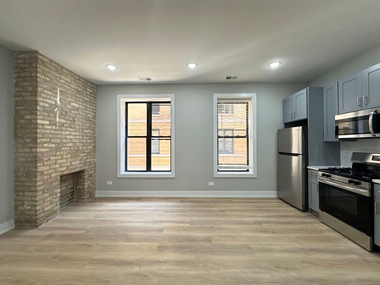 Building Photo - 419 W Belden Ave