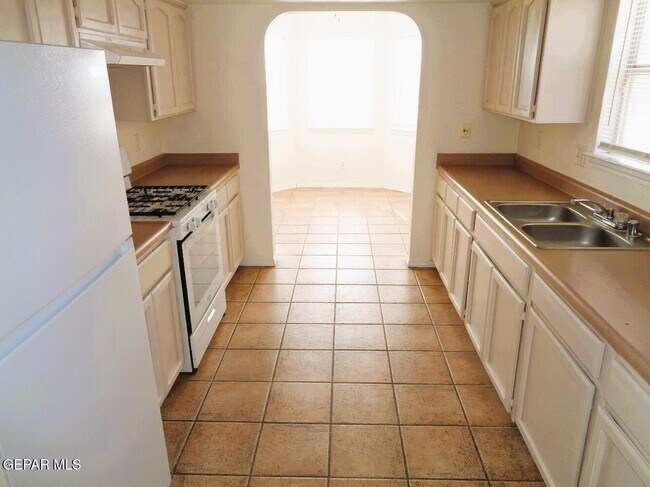 Building Photo - 12357 Tierra Buena Dr