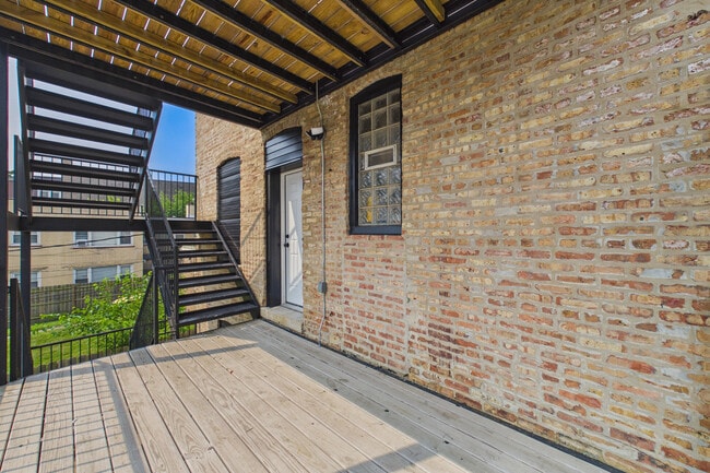 Building Photo - 7919 S Ellis Ave