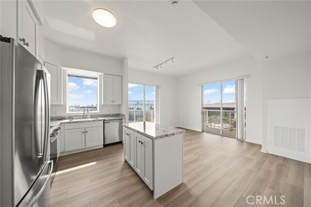 Building Photo - 488 E Ocean Blvd