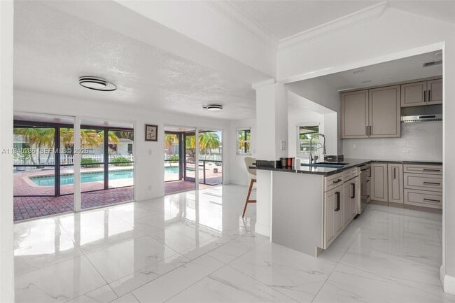 Building Photo - 7601 NW 82nd Terrace