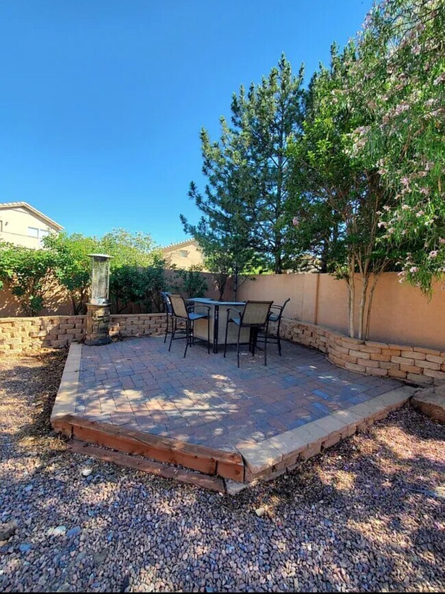 Building Photo - 7409 Sidewinder Dr NE