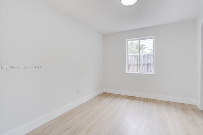 Building Photo - 6044 SW 37th St