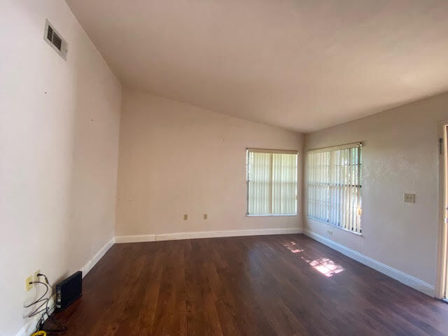 Building Photo - 384 Acorn Ln