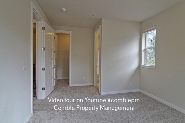 Building Photo - 34418 SE Groshell St