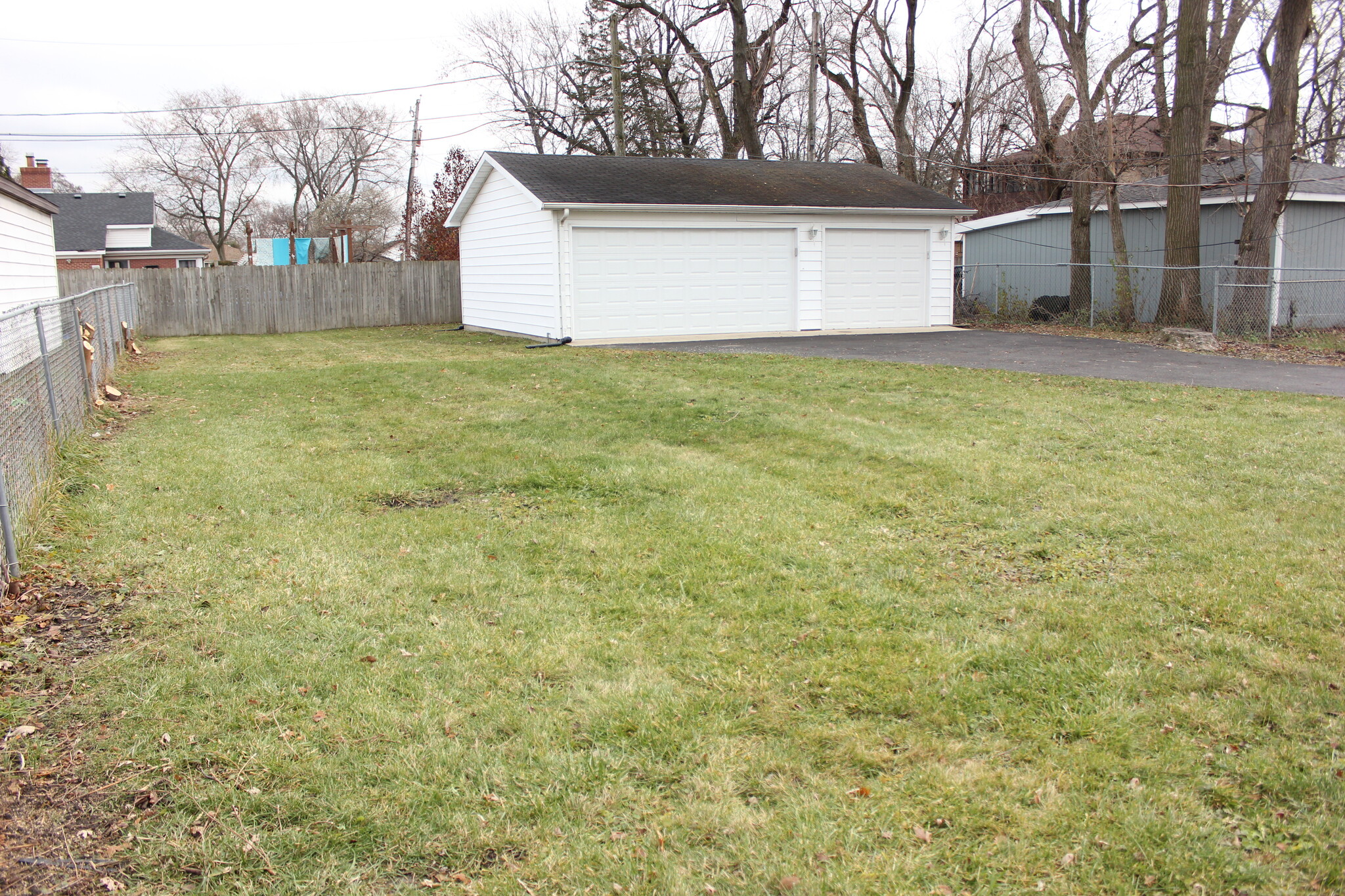 3 car garage with fenced in yard - 17315 71st Ct