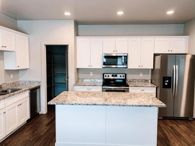 Building Photo - 302 E 1500 N