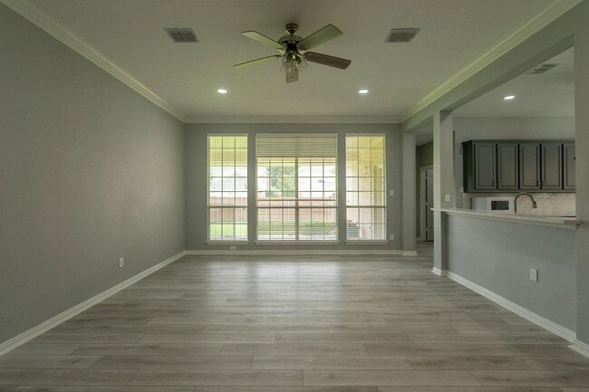 Building Photo - 7728 Saragosa Creek Dr