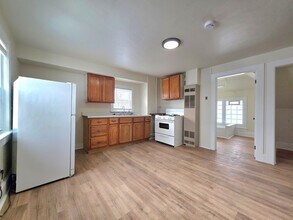 Building Photo - 1020-1022 Smith St