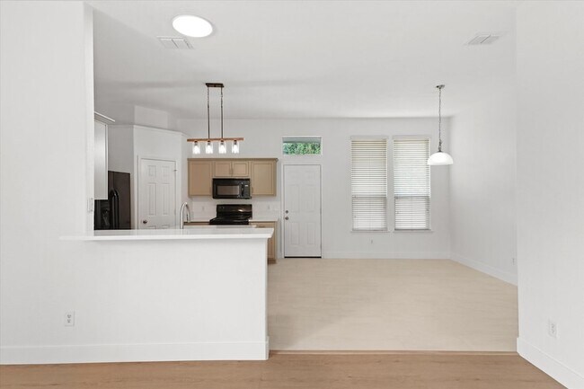 Building Photo - 1201 Telese Ct