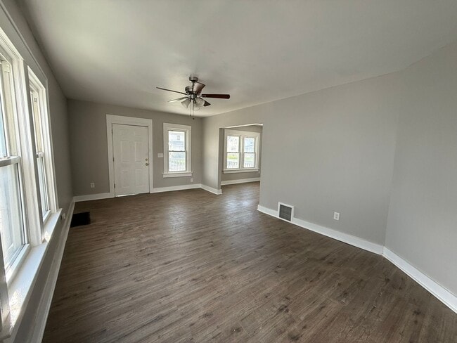 Building Photo - 4503 E 126th St