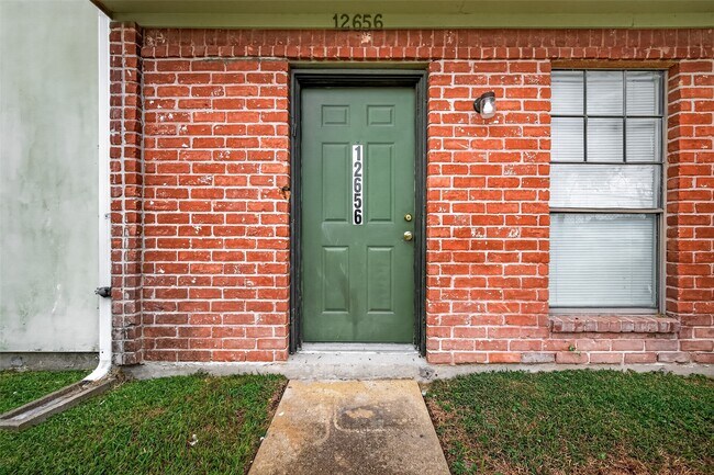 Building Photo - 12656 Windsor Village Dr